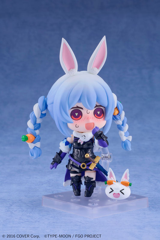 Nendoroid Usada Pekora (Mash Kyrielight Collaboration Ver.)
