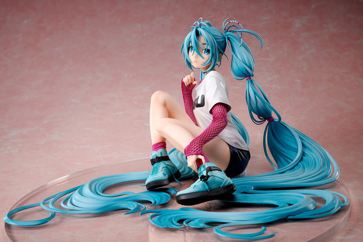 Hatsune Miku x Mai Yoneyama The Latest Street Style "Cute" 1/4