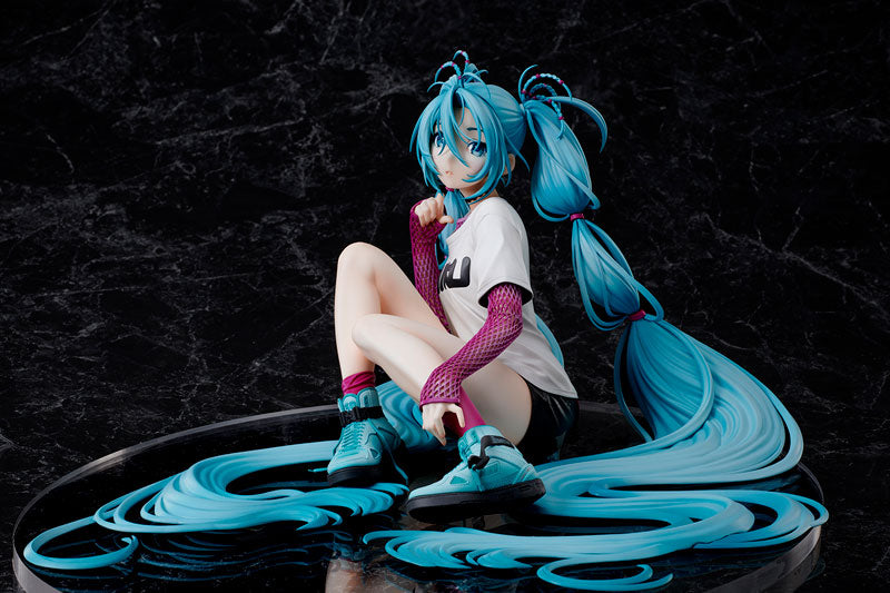 Hatsune Miku x Mai Yoneyama The Latest Street Style "Cute" Tokyo Figure Limited Edition 1/4