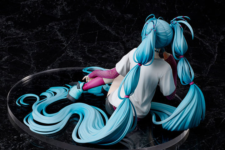 Hatsune Miku x Mai Yoneyama The Latest Street Style "Cute" Tokyo Figure Limited Edition 1/4