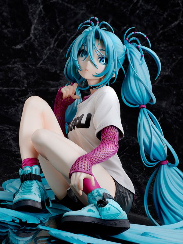 Hatsune Miku x Mai Yoneyama The Latest Street Style "Cute" Tokyo Figure Limited Edition 1/4