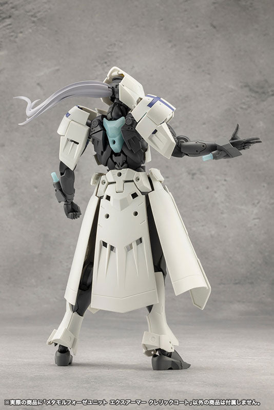 UNLIMITED UNIVERSE MEGALOMARIA Metamorphose Unit Exarmor Cleric Coat Plastic Model