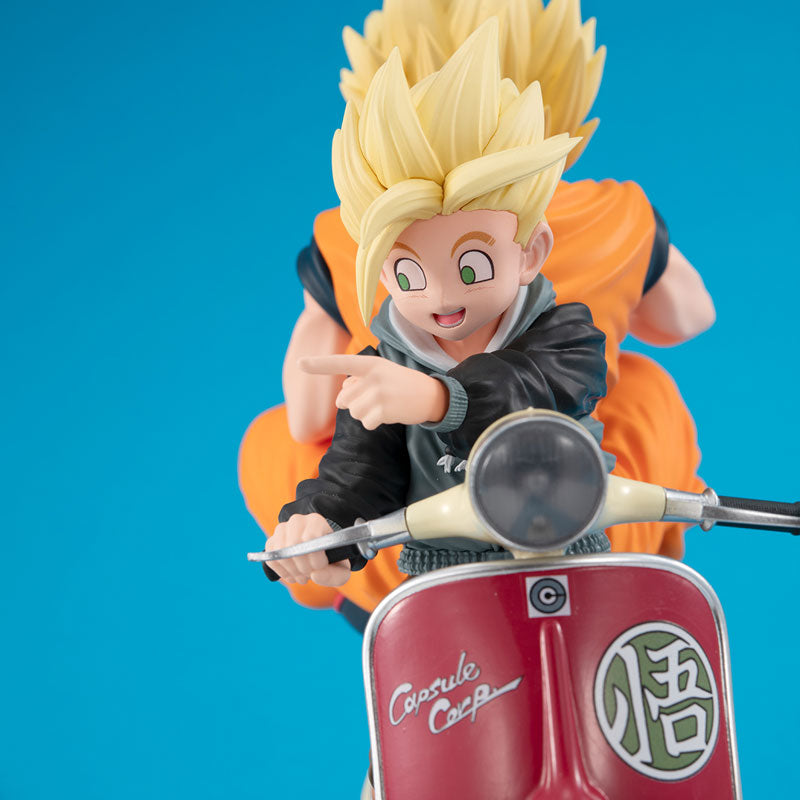Desktop Real McCoy EX Dragon Ball Z Super Saiyan Son Goku &amp; Super Saiyan Son Gohan &amp; Bike 