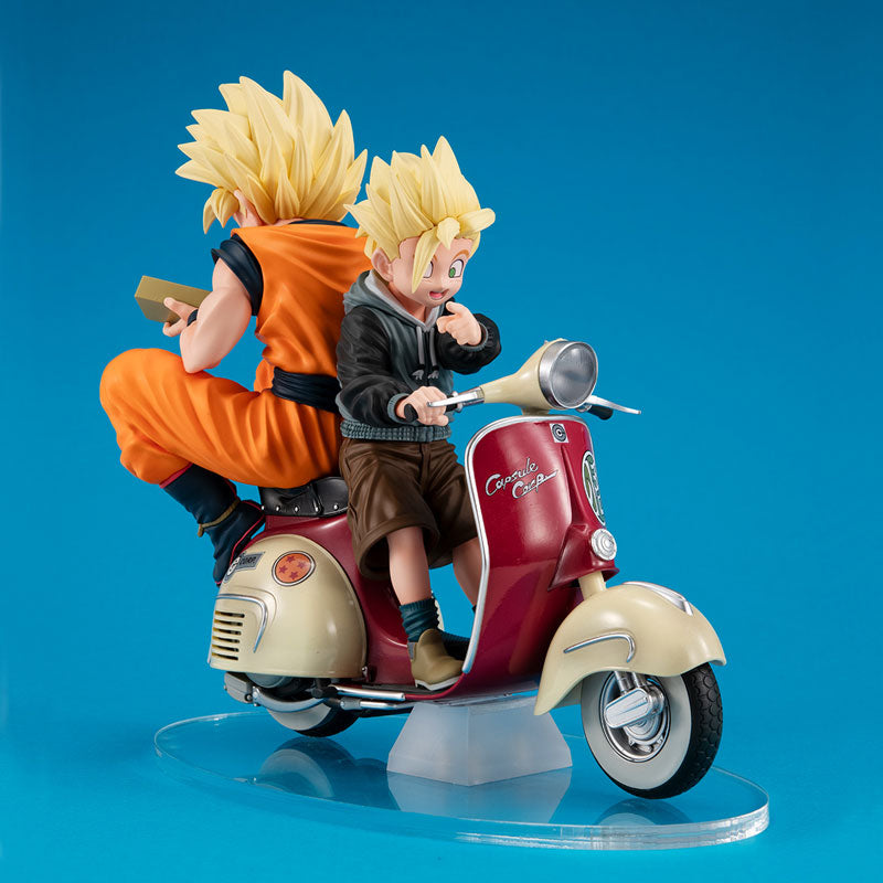 Desktop Real McCoy EX Dragon Ball Z Super Saiyan Son Goku &amp; Super Saiyan Son Gohan &amp; Bike 