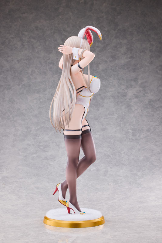 White Bunny Onee-san Illustrated by sakiyamama 1/4