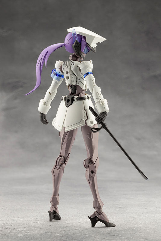 MEGALOMARIA UNLIMITED UNIVERSE VANGUARD LEADER Plastic Model