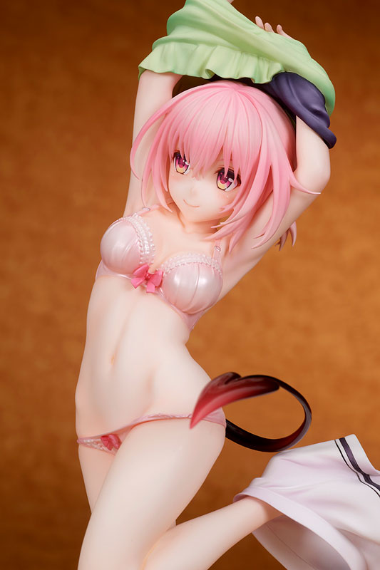 To Love-Ru Darkness Momo Belia Deviluke Changing Clothes mode 1/7